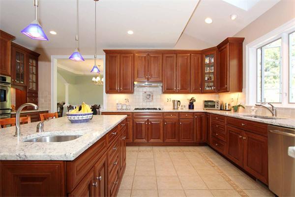 73 Thornton Road Needham, MA 02492 - Photo 10 of 29