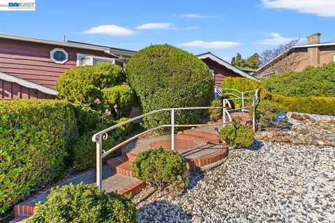 $998,000 | 674 Gleneagle Avenue, Hayward, CA 94544