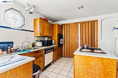 $998,000 | 674 Gleneagle Avenue, Hayward, CA 94544