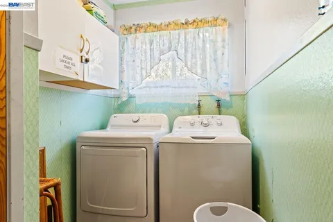 $998,000 | 674 Gleneagle Avenue, Hayward, CA 94544