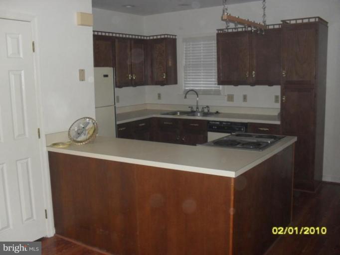 12 Victoria Square Frederick, MD 21702 - Photo 6 of 6 Kitchen