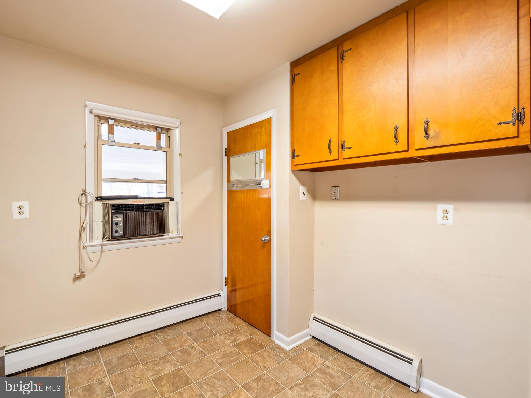 3808 Chantilly Road Chantilly, VA 20151 - Photo 14 of 30 Gallery Image 14