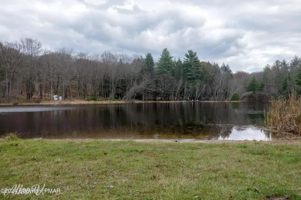 $159,999 | Hidden Hollow, Hawley, PA 18428