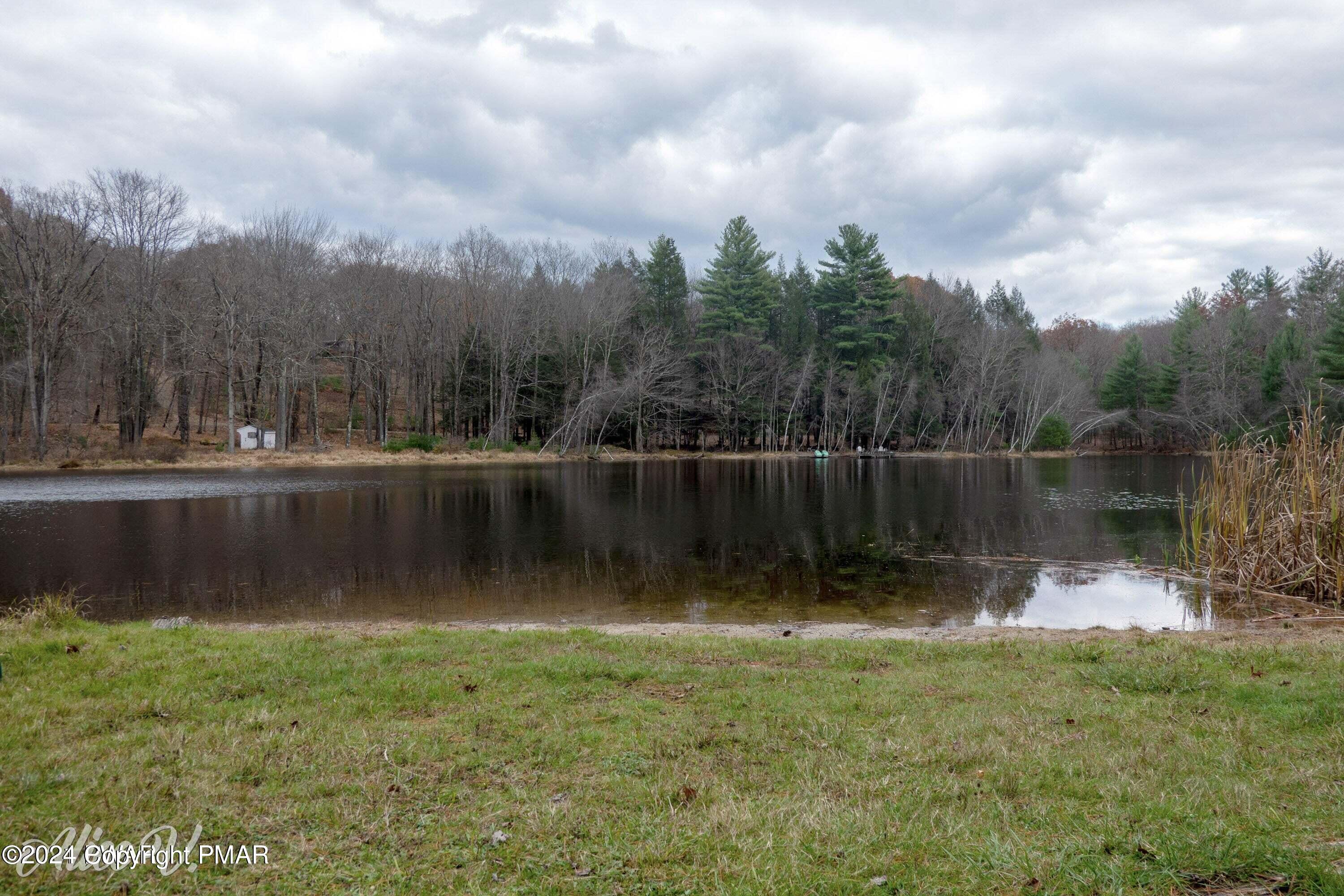 Hidden Hollow Hawley, PA 18428 - Photo 2 of 29 Hug 2