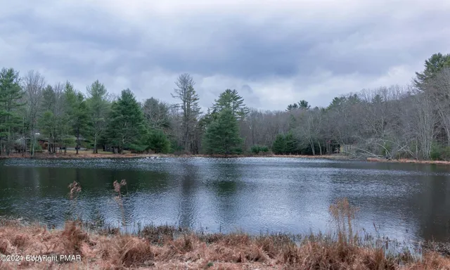 $159,999 | Hidden Hollow, Hawley, PA 18428