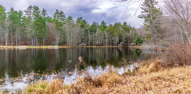 $159,999 | Hidden Hollow, Hawley, PA 18428