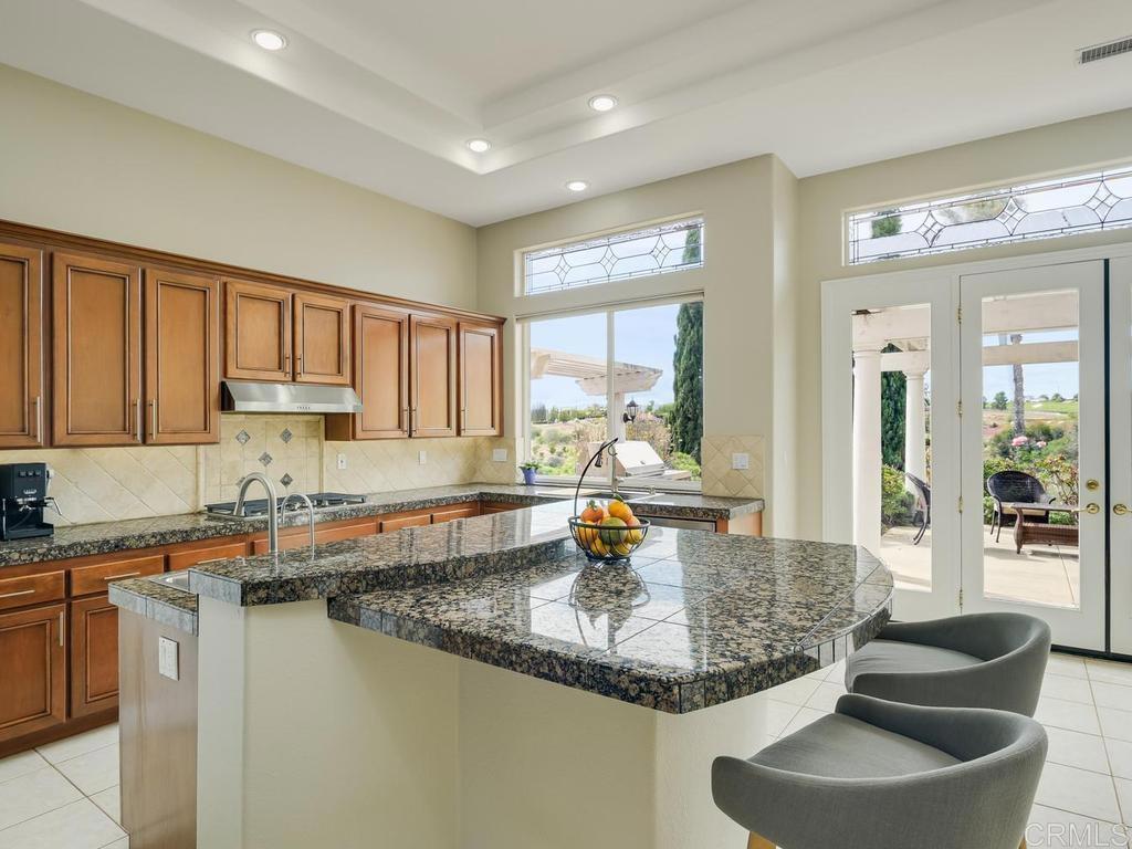 2737 Dos Lomas Fallbrook, CA 92028 - Photo 15 of 75 Kitchen