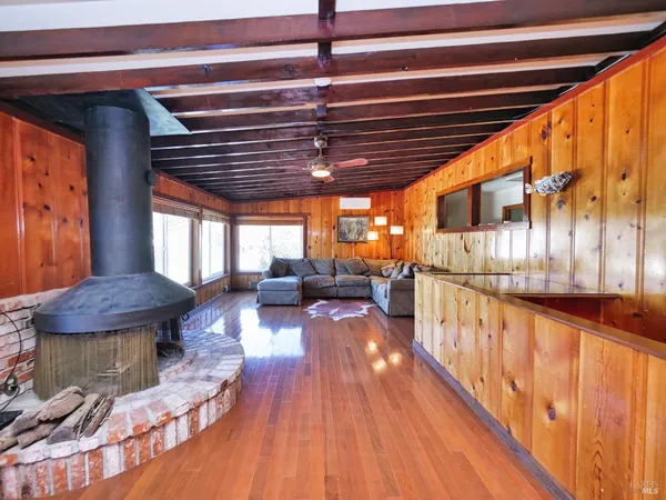 a view of a garage