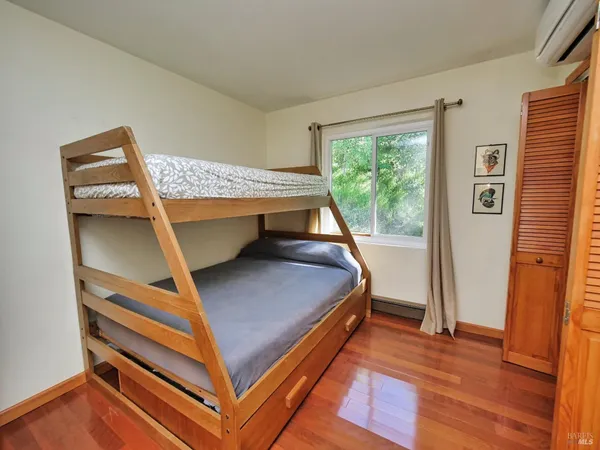 $330,000 | 11485 Lakeshore Drive, Clearlake, CA 95422