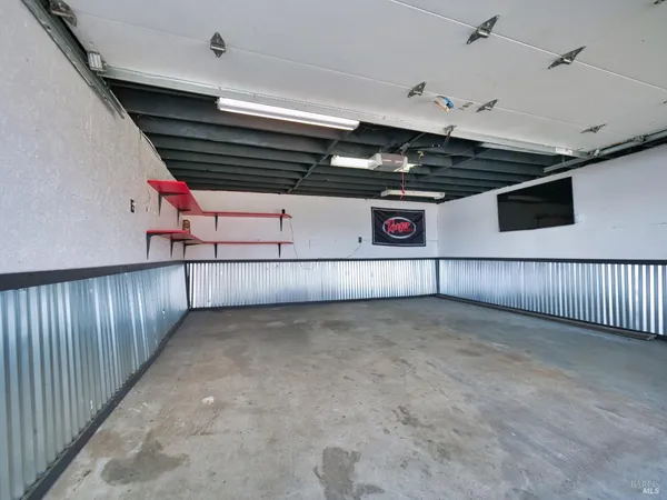 $330,000 | 11485 Lakeshore Drive, Clearlake, CA 95422