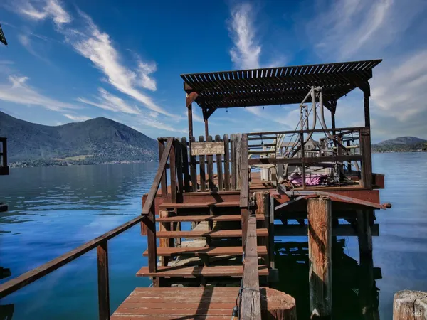 $330,000 | 11485 Lakeshore Drive, Clearlake, CA 95422