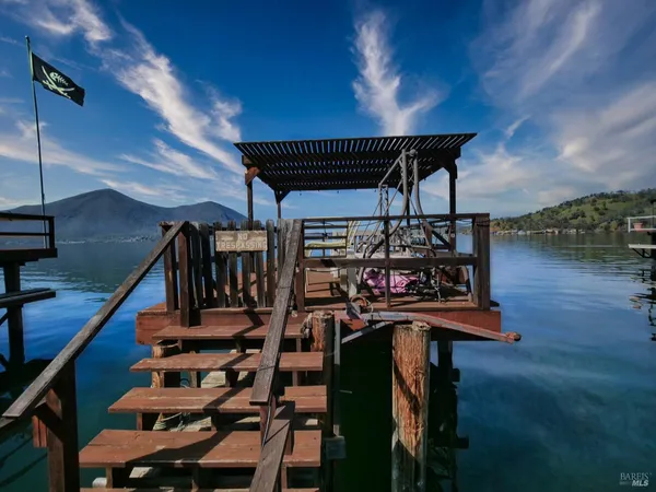 $330,000 | 11485 Lakeshore Drive, Clearlake, CA 95422