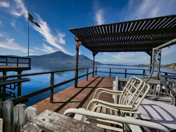 $330,000 | 11485 Lakeshore Drive, Clearlake, CA 95422