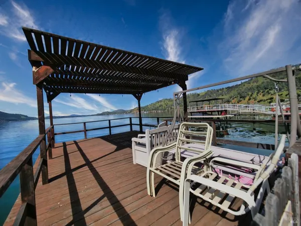 $330,000 | 11485 Lakeshore Drive, Clearlake, CA 95422