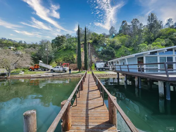 $330,000 | 11485 Lakeshore Drive, Clearlake, CA 95422