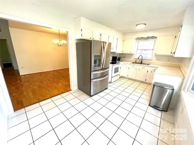 $1,950 | 13714 Dawlish Lane, Pineville, NC 28134