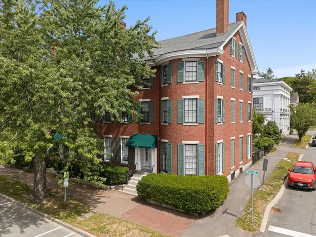 $724,900 | 77 Broadway, Bangor, ME 04401