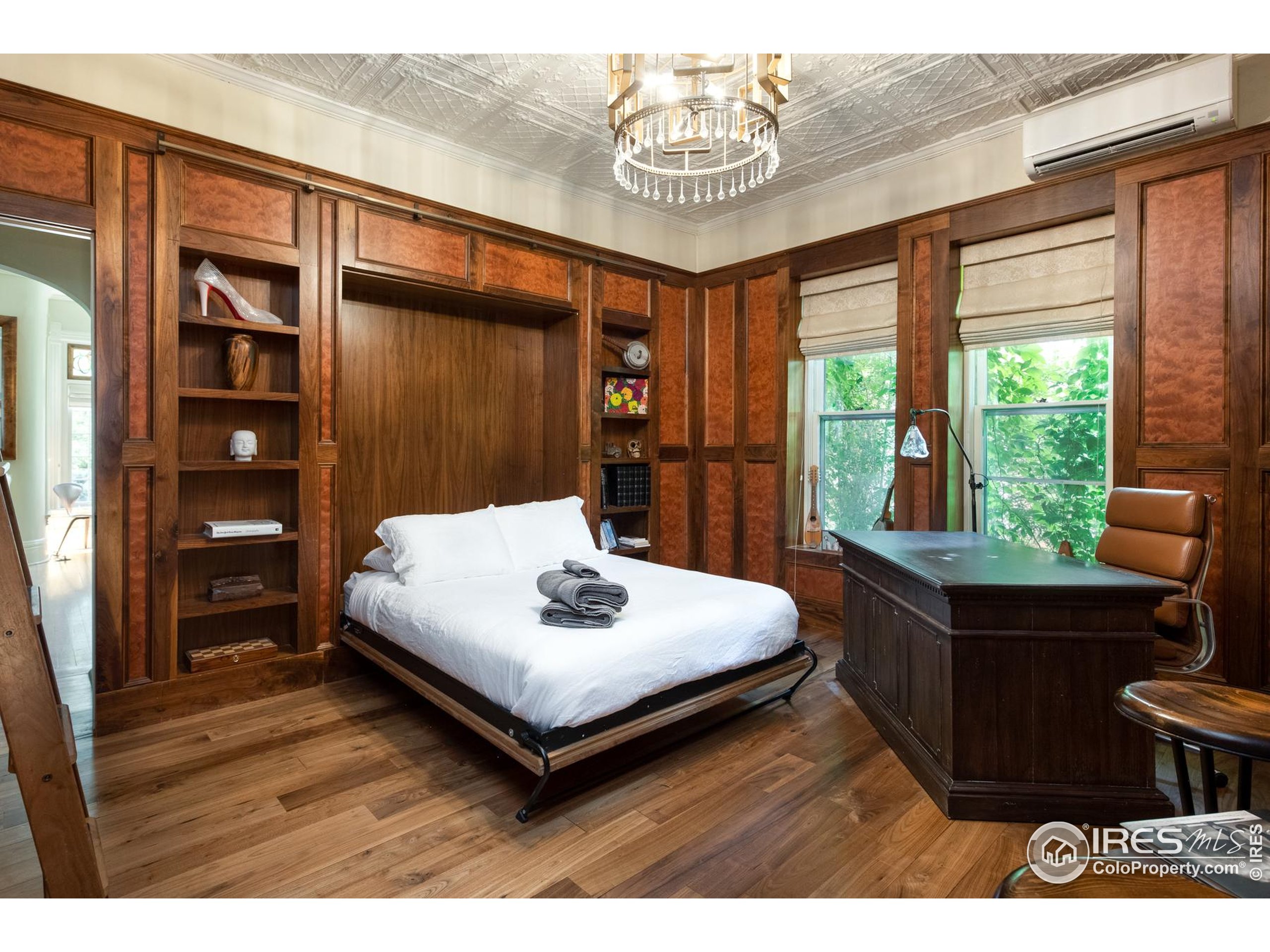 643 Mapleton Avenue Boulder, CO 80304 - Photo 21 of 50 a living room with furniture and a table