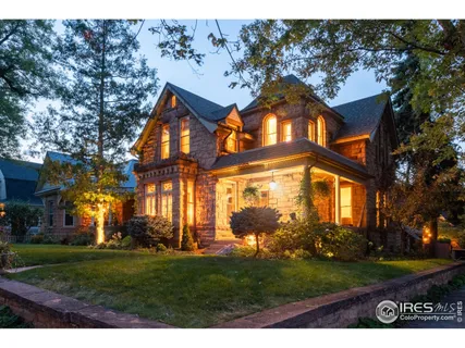 a front view of house with yard