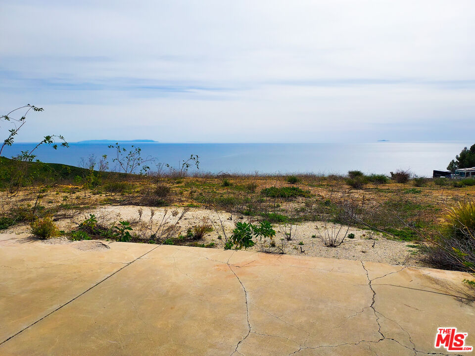 4004 Decker Edison Road Malibu, CA 90265 - Photo 3 of 11 Gallery Image 3