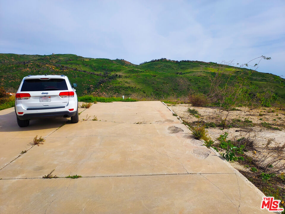 4004 Decker Edison Road Malibu, CA 90265 - Photo 6 of 11 Gallery Image 6