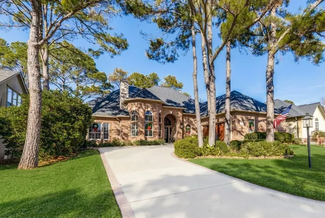 $635,000 | 331 Wedgewood Drive, Montgomery, TX 77356