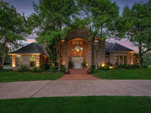 $6,000 | 910 Emerald Boulevard, Southlake, TX 76092