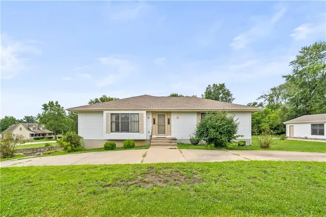 $423,000 | 19910 Lamar Avenue, Stilwell, KS 66085
