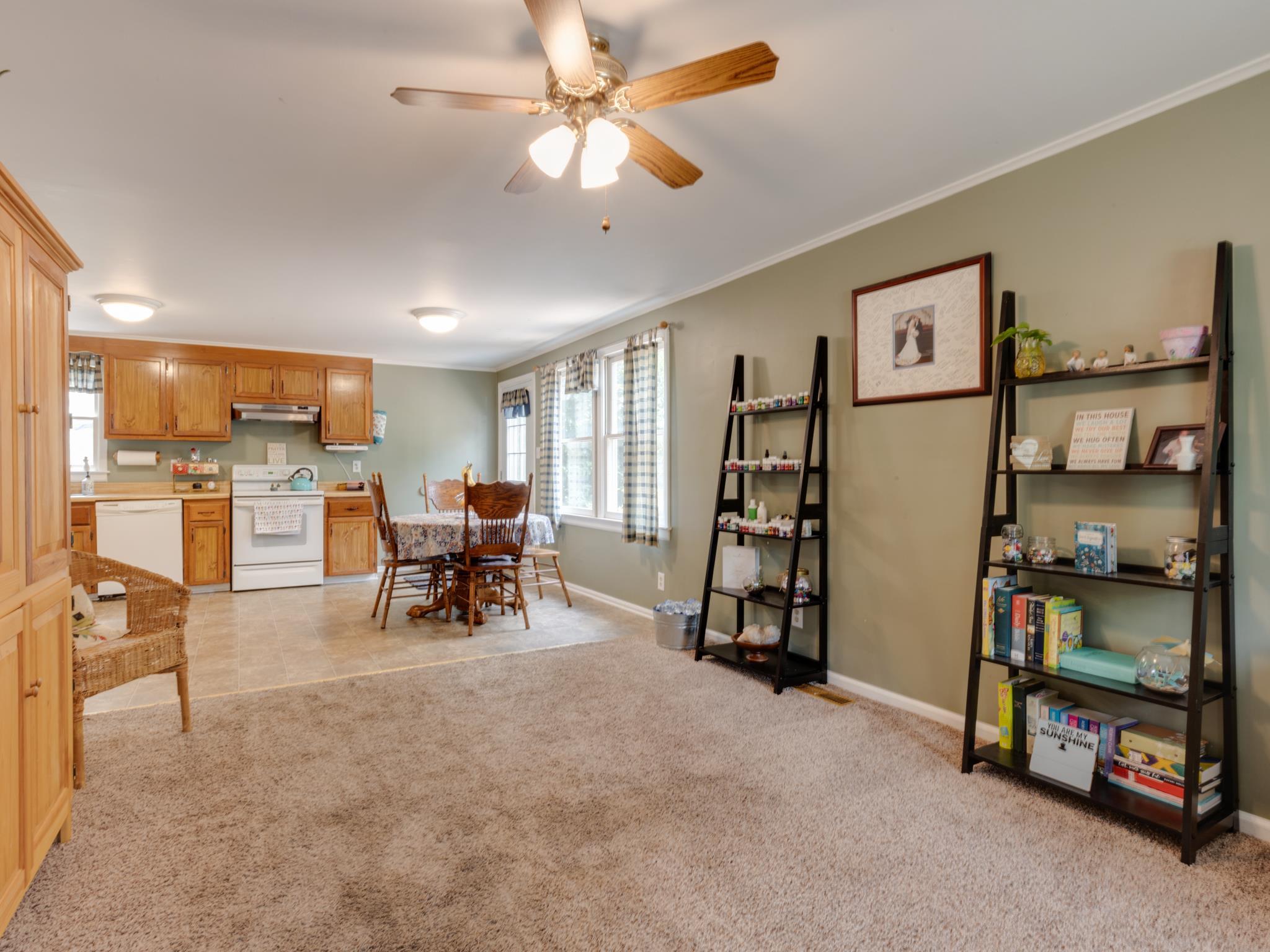 1041 Greendale Road Harrisonburg, VA 22801 - Photo 6 of 37 Gallery Image 6