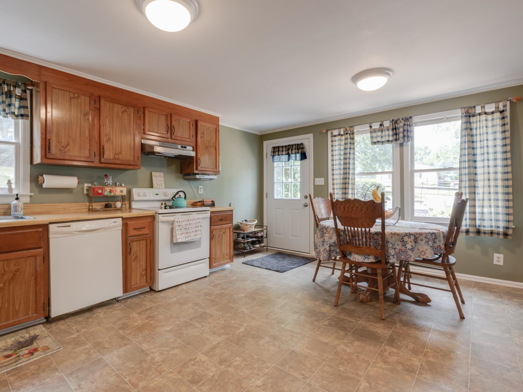 1041 Greendale Road Harrisonburg, VA 22801 - Photo 10 of 37 Gallery Image 10