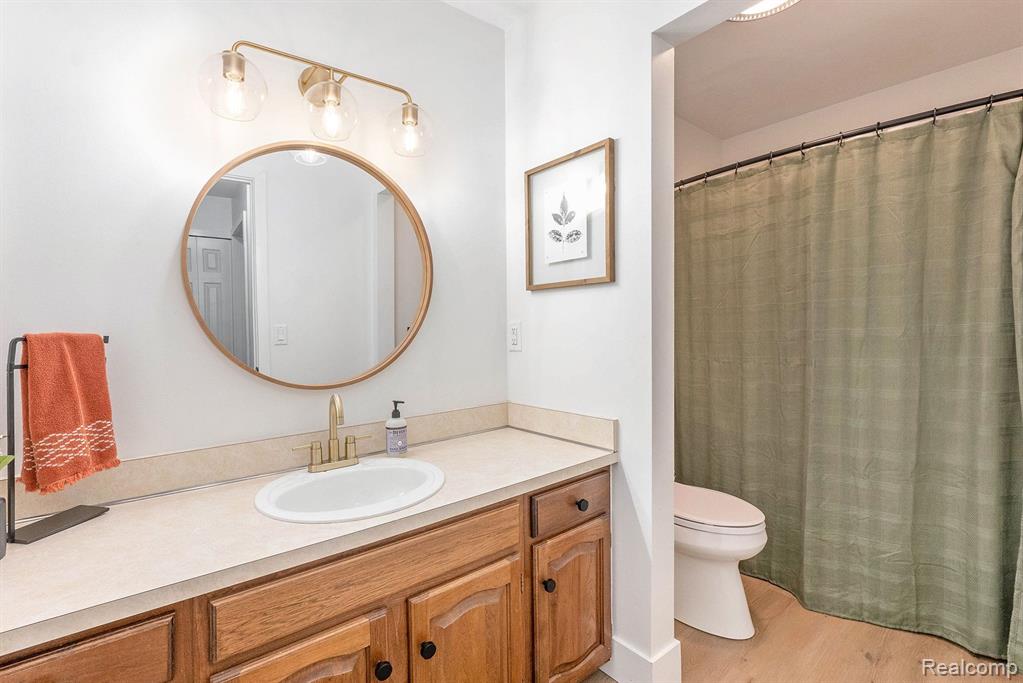 2221 Flanders Drive Rochester Hills, MI 48307 - Photo 13 of 28