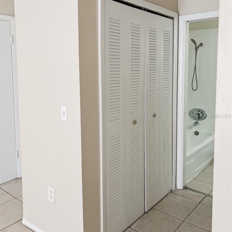 5200 Curry Ford Road, Unit 102 Orlando, FL 32812 - Photo 8 of 23 a bathroom with a shower