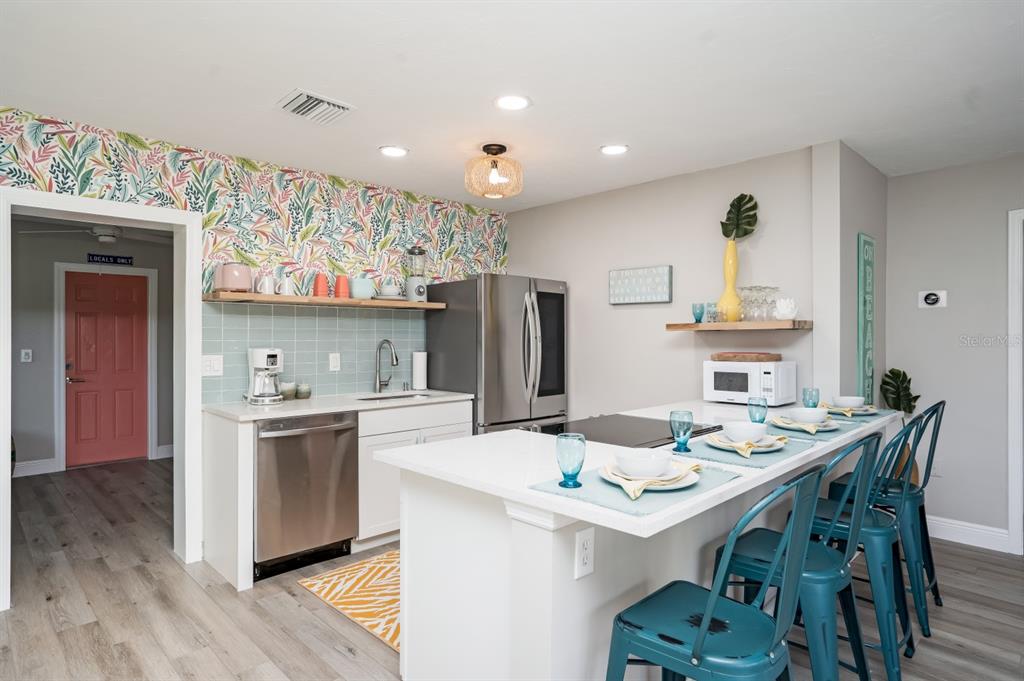 617 26th Street West Bradenton, FL 34205 - Photo 9 of 36