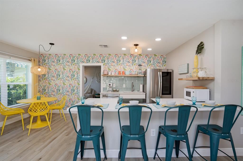 617 26th Street West Bradenton, FL 34205 - Photo 10 of 36