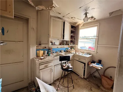$900,000 | 5900 West 85th Place, Los Angeles, CA 90045