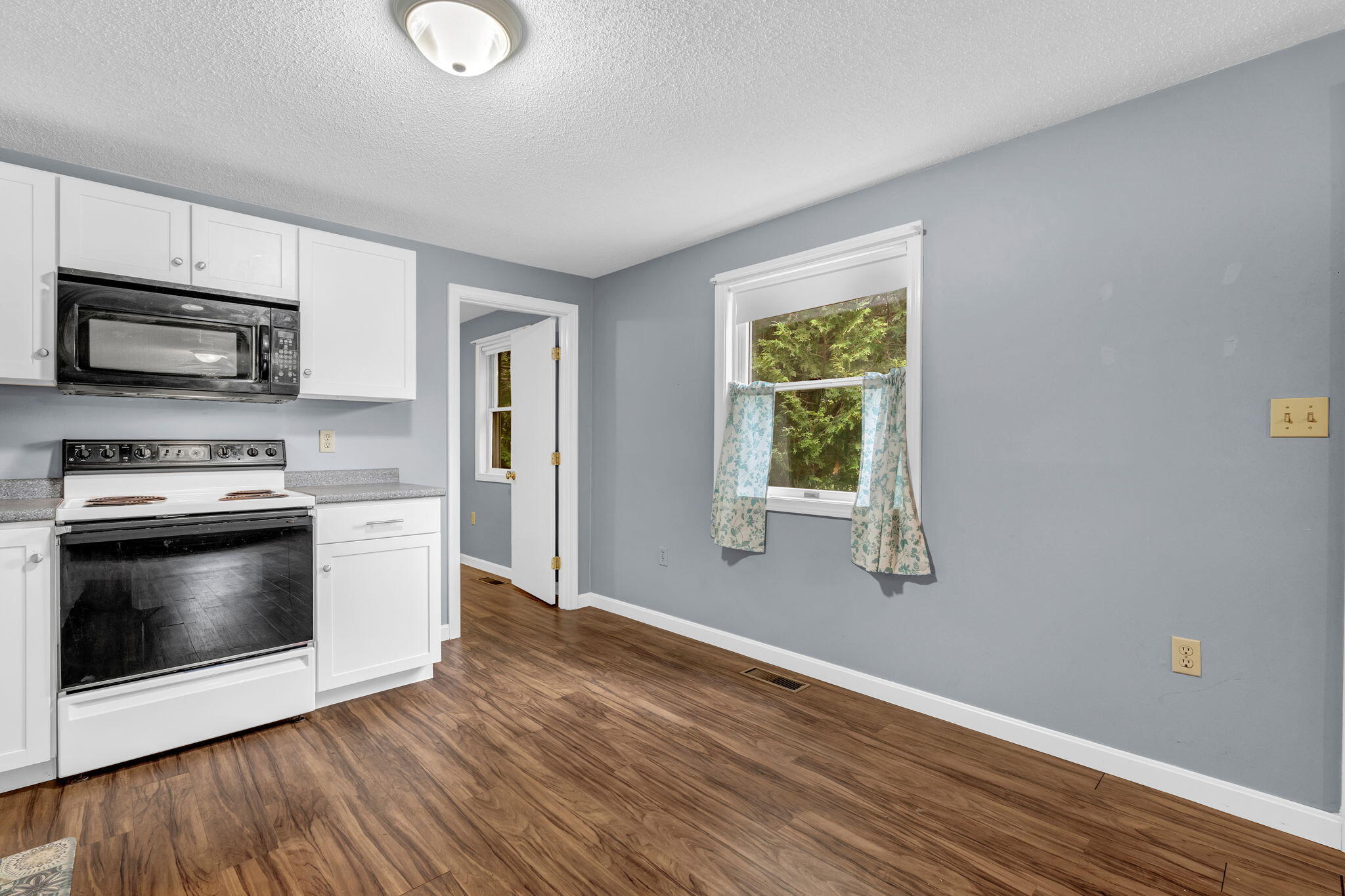85 Main Street Rockland, ME 04841 - Photo 5 of 39 16-web-or-mls-85-main-st