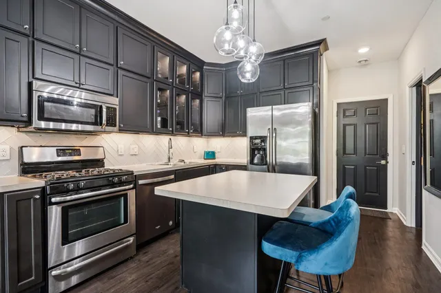 $319,900 | 1006 Van White Memorial Boulevard, Minneapolis, MN 55411