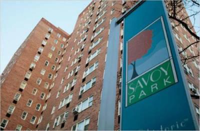 a view of a tall building