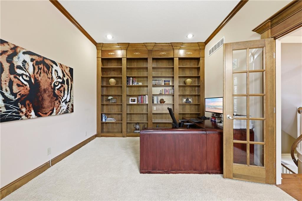 9227 Redbud Lane Lenexa, KS 66220 - Photo 26 of 73