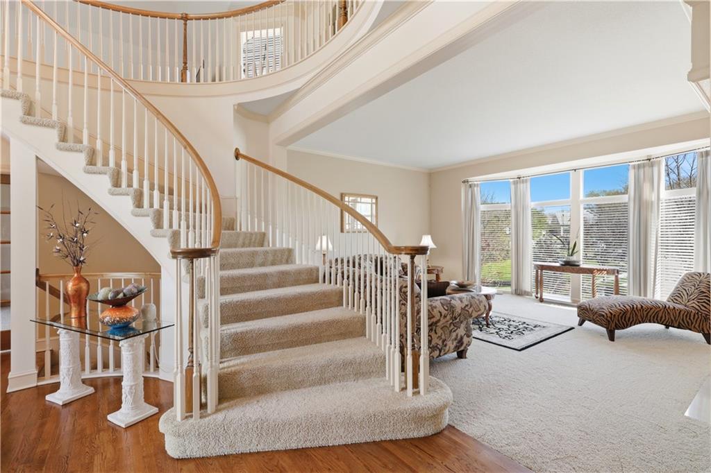 9227 Redbud Lane Lenexa, KS 66220 - Photo 4 of 73