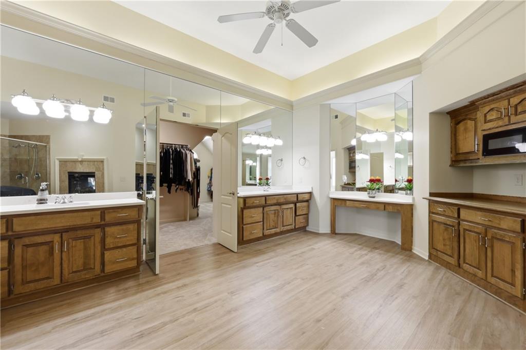 9227 Redbud Lane Lenexa, KS 66220 - Photo 48 of 73