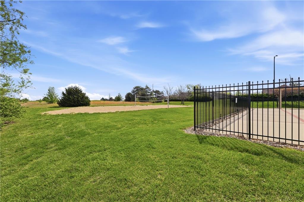 9227 Redbud Lane Lenexa, KS 66220 - Photo 70 of 73