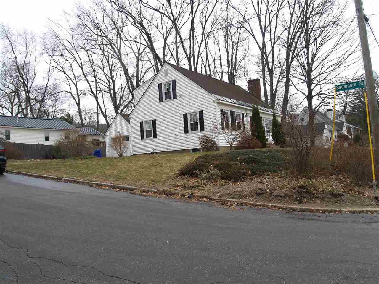 201 Birchwood Road Manchester, NH 03104 - Photo 3 of 16
