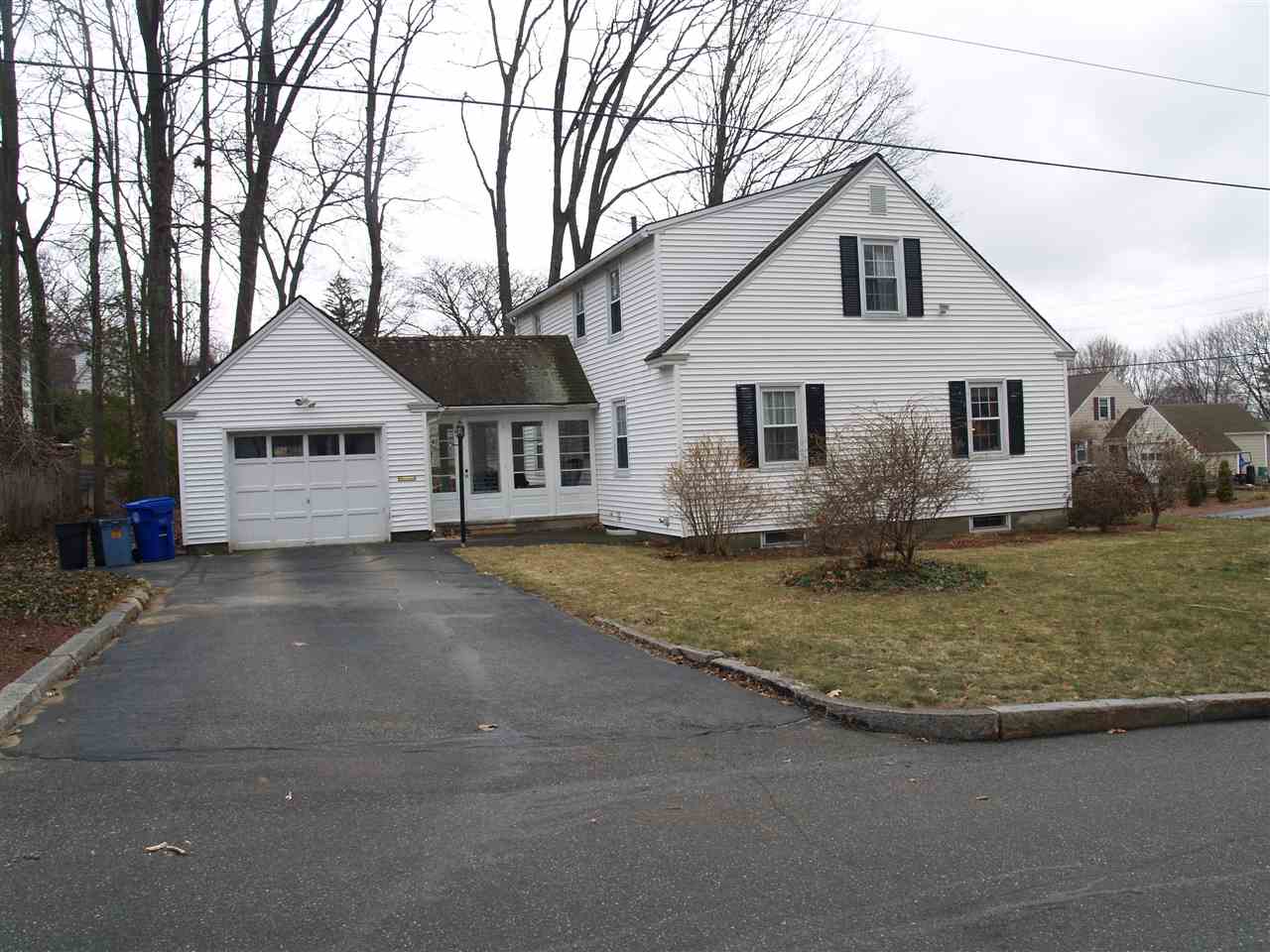 201 Birchwood Road Manchester, NH 03104 - Photo 4 of 16