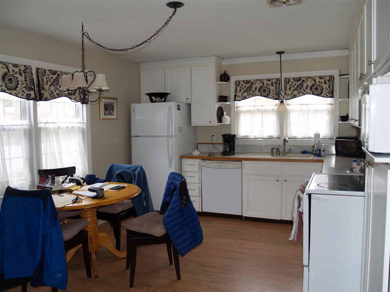 201 Birchwood Road Manchester, NH 03104 - Photo 5 of 16