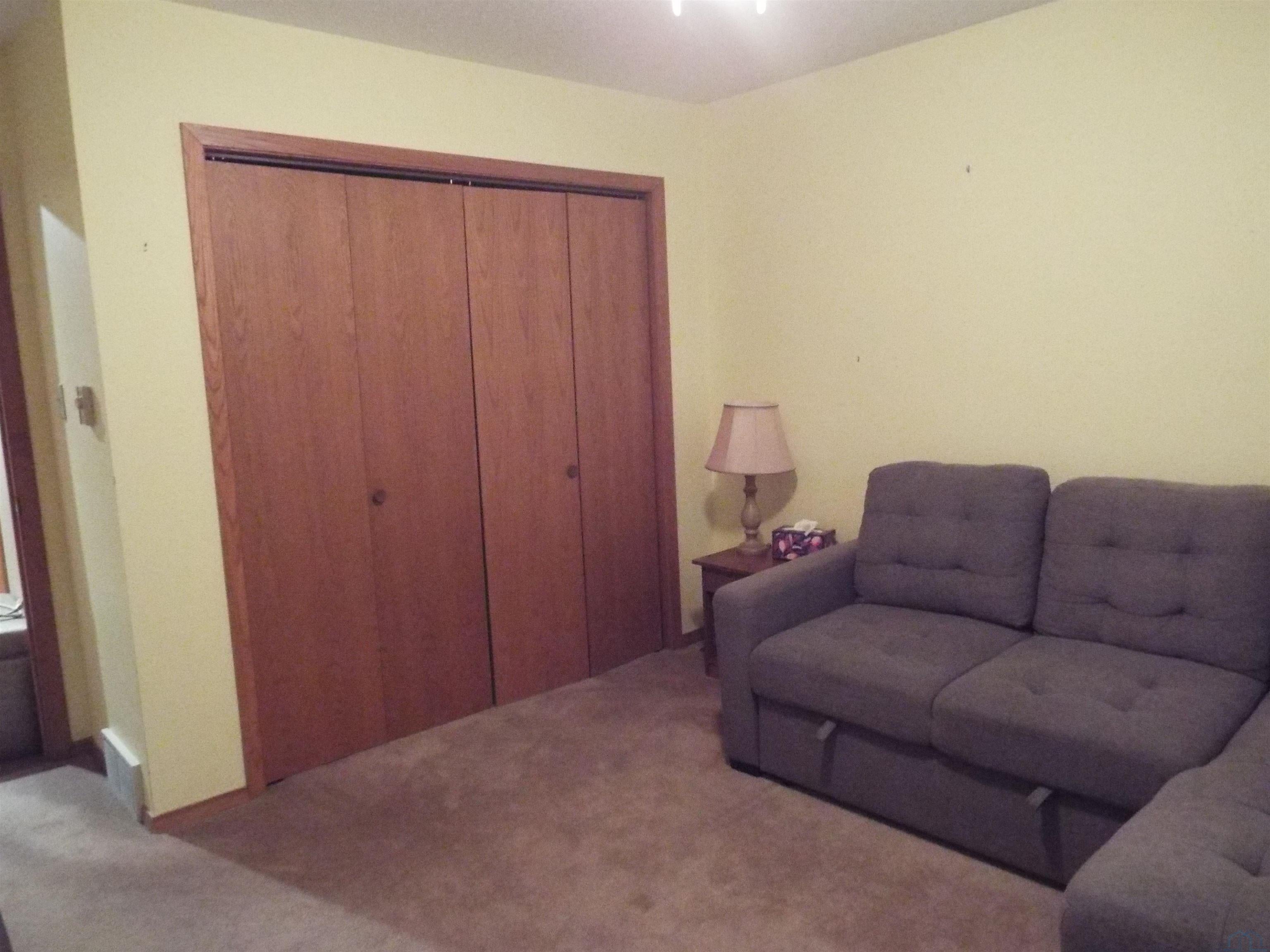 1018 5th Avenue, Unit 2 Sheldon, IA 51201 - Photo 9 of 16 Gallery Image 9