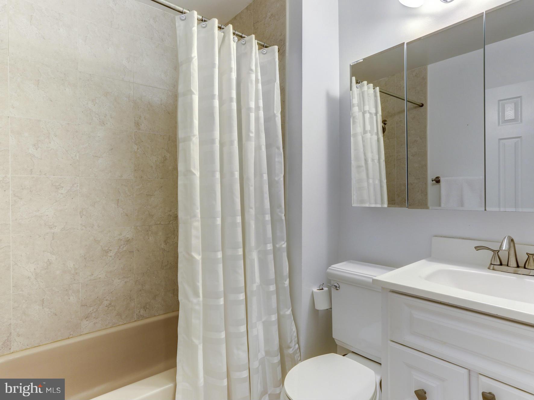 7944 Inverness Ridge Road Potomac, MD 20854 - Photo 14 of 22 Bath 2
