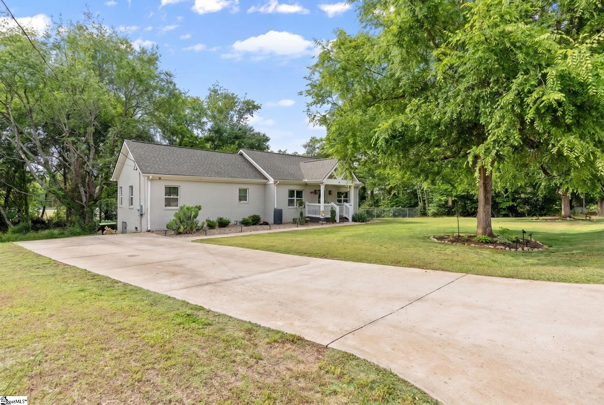 10 Walker Road Piedmont, SC 29673 - Photo 3 of 29