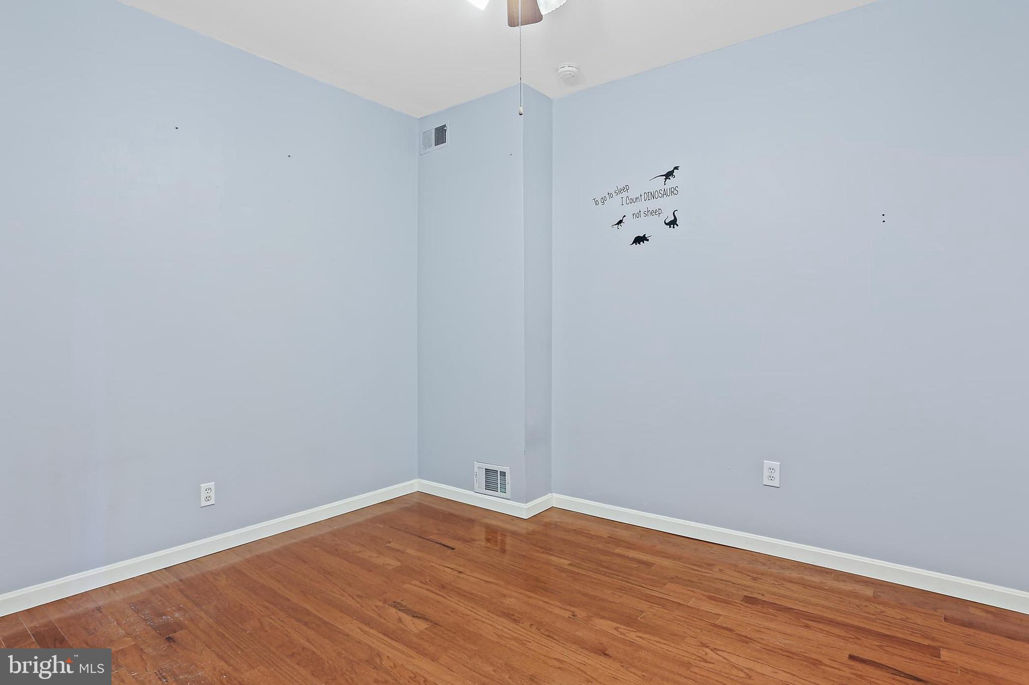1708 Webster Street Baltimore, MD 21230 - Photo 17 of 29 Middle Bedroom
