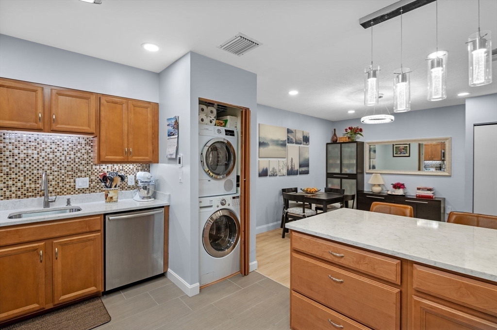 12 Chancery Court, Unit 207 Lynn, MA 01902 - Photo 20 of 37